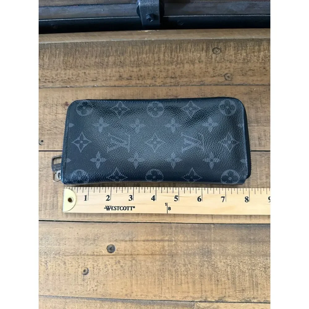 Louis Vuitton Wallet Mens Black Monogram Canvas Long Zip Around Spain Logo